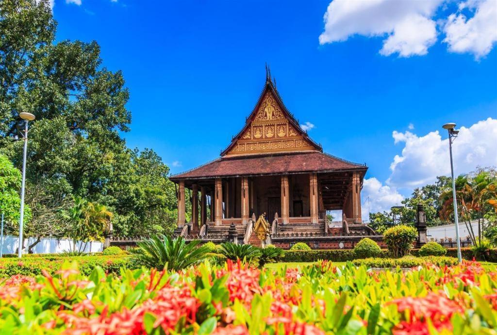Dhavara Boutique Hotel Vientiane Bagian luar foto