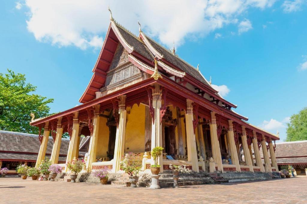 Dhavara Boutique Hotel Vientiane Bagian luar foto