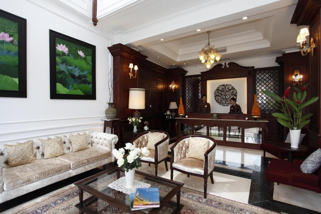 Dhavara Boutique Hotel Vientiane Bagian luar foto