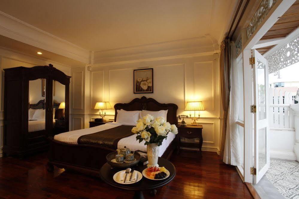 Dhavara Boutique Hotel Vientiane Bagian luar foto